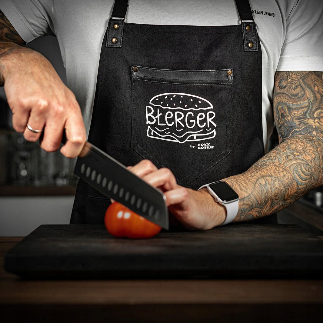 Fartuch Foxxa – strażnik czystego ubrania (BŁERGER by Foxx)